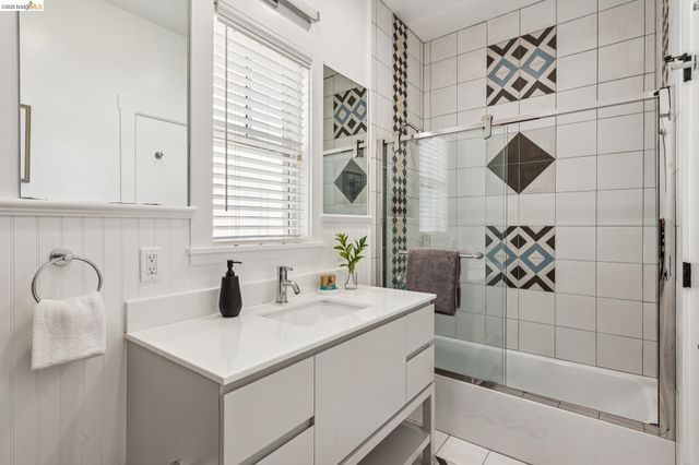 3424 Richmond Blvd, Oakland, CA 94611