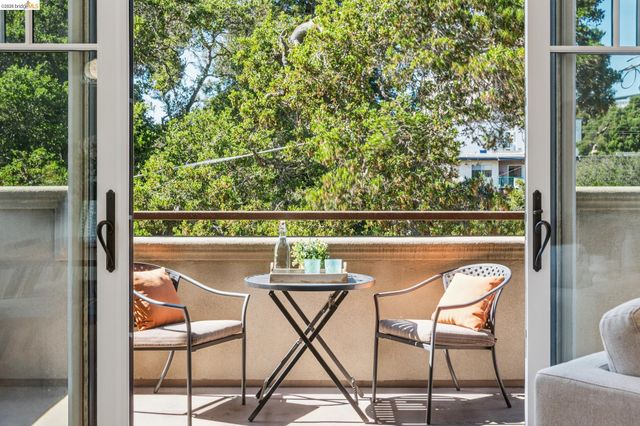 3424 Richmond Blvd, Oakland, CA 94611