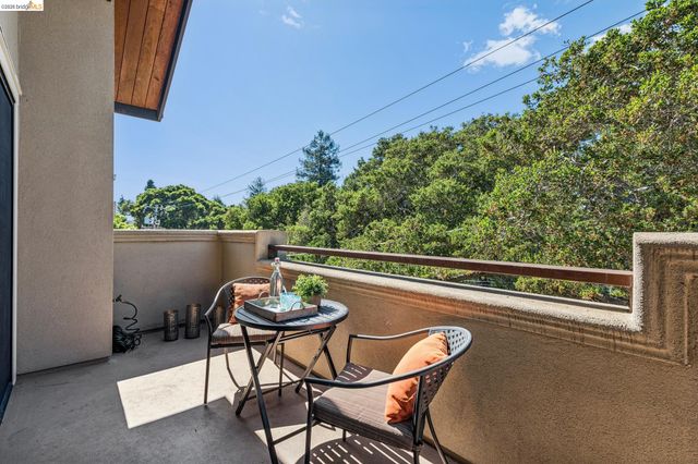 3424 Richmond Blvd, Oakland, CA 94611