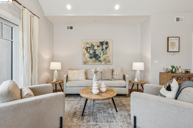 3424 Richmond Blvd, Oakland, CA 94611