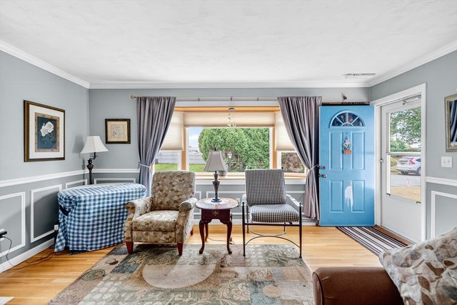 4 Lincoln Dr, Fairhaven, MA 02719