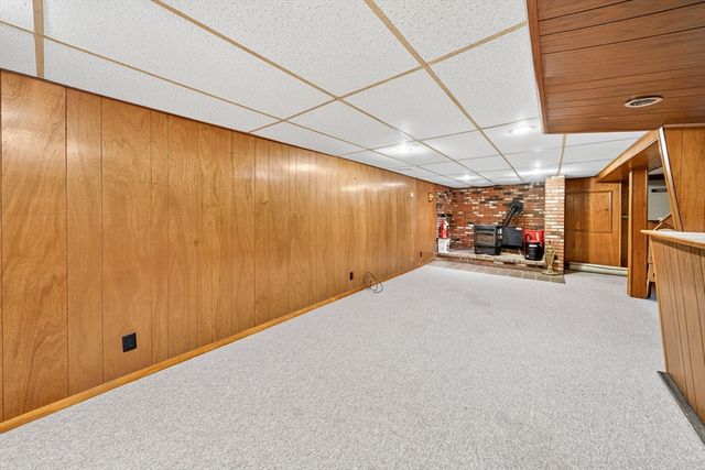 4 Lincoln Dr, Fairhaven, MA 02719