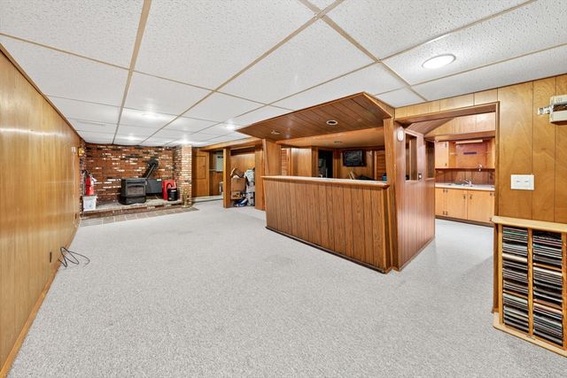 4 Lincoln Dr, Fairhaven, MA 02719