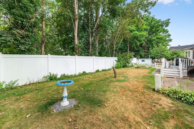 4 Lincoln Dr, Fairhaven, MA 02719