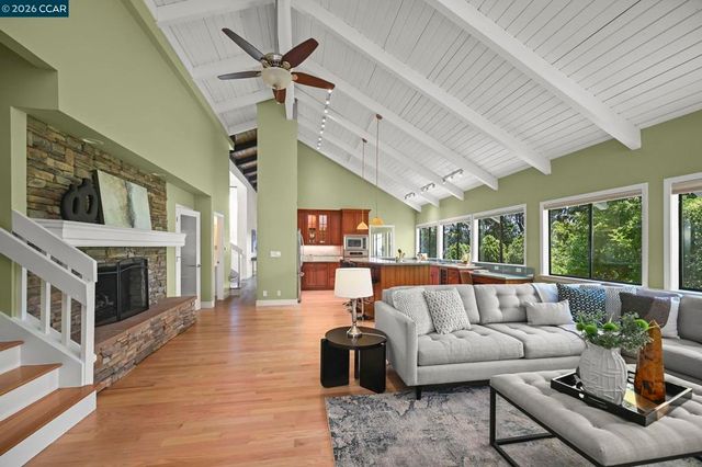 822 Regency Ct, Walnut Creek, CA 94597