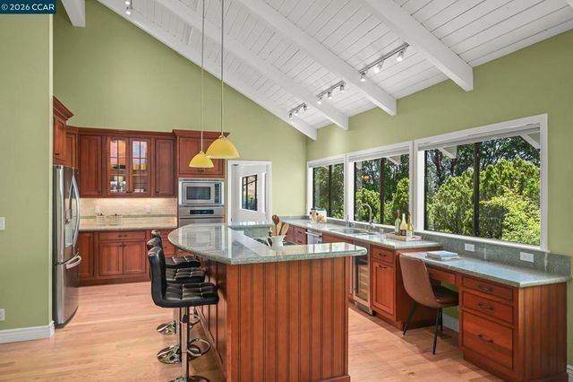 822 Regency Ct, Walnut Creek, CA 94597