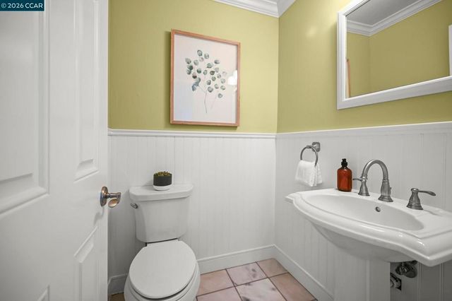 822 Regency Ct, Walnut Creek, CA 94597