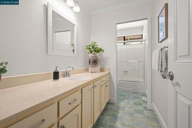 822 Regency Ct, Walnut Creek, CA 94597