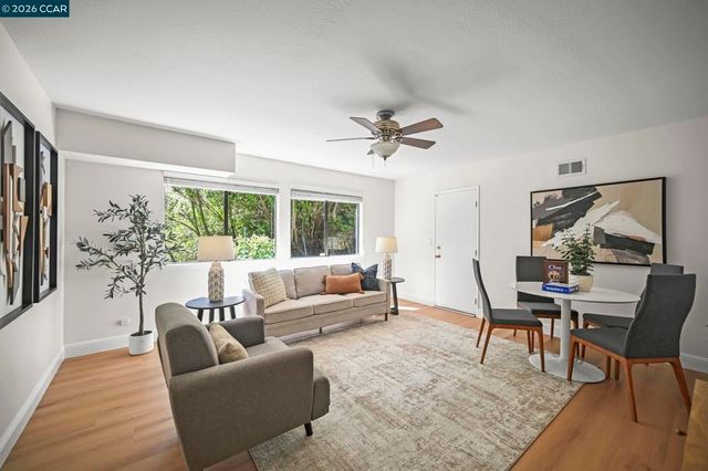 822 Regency Ct, Walnut Creek, CA 94597
