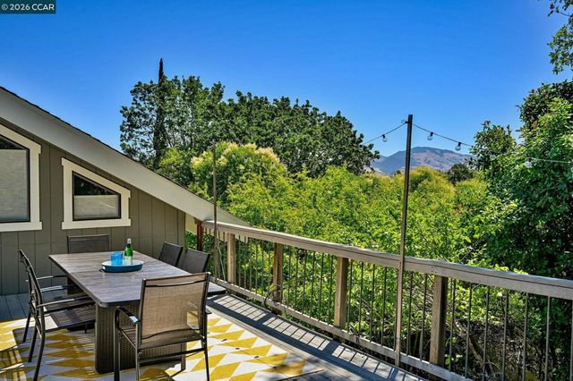822 Regency Ct, Walnut Creek, CA 94597