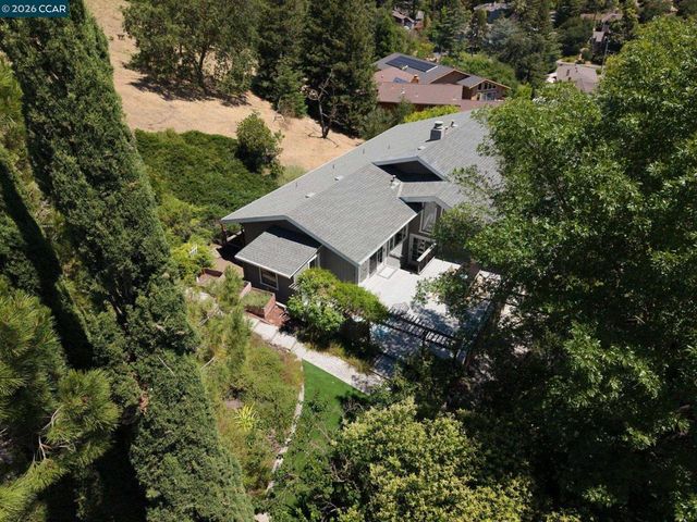 822 Regency Ct, Walnut Creek, CA 94597