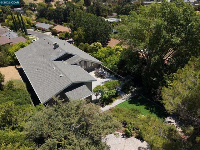 822 Regency Ct, Walnut Creek, CA 94597