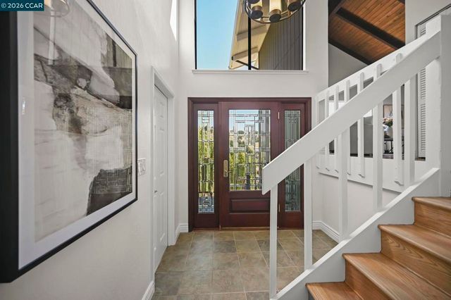 822 Regency Ct, Walnut Creek, CA 94597