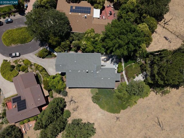 822 Regency Ct, Walnut Creek, CA 94597