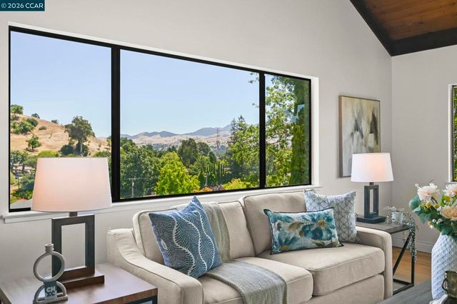 822 Regency Ct, Walnut Creek, CA 94597