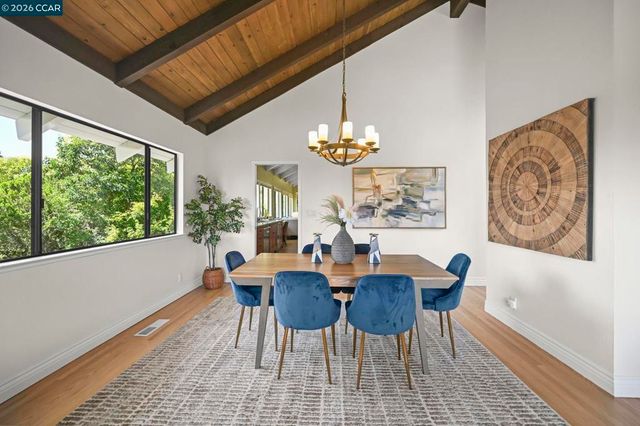 822 Regency Ct, Walnut Creek, CA 94597