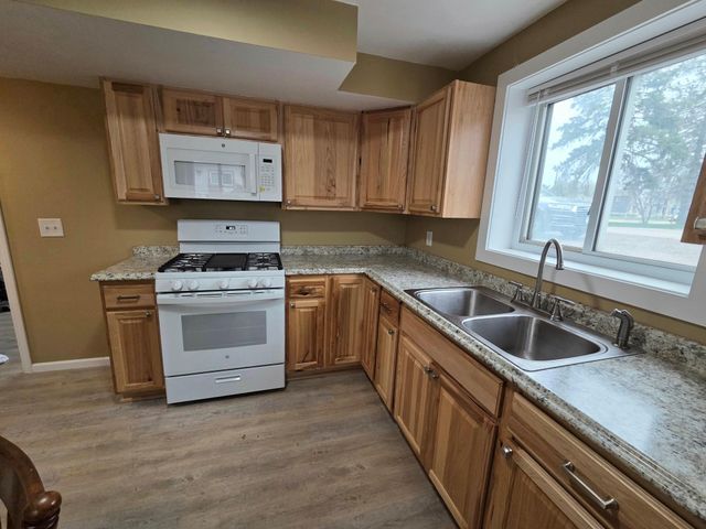 9152 Lexington Avenue N, Circle Pines, MN 55014