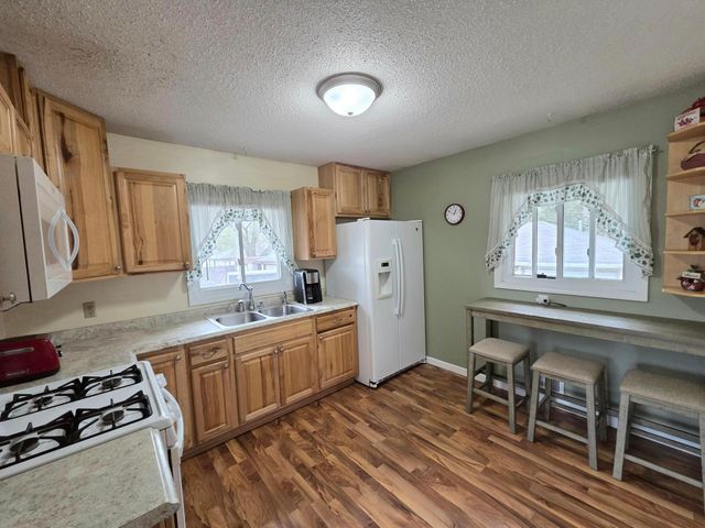 9152 Lexington Avenue N, Circle Pines, MN 55014