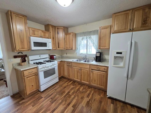 9152 Lexington Avenue N, Circle Pines, MN 55014