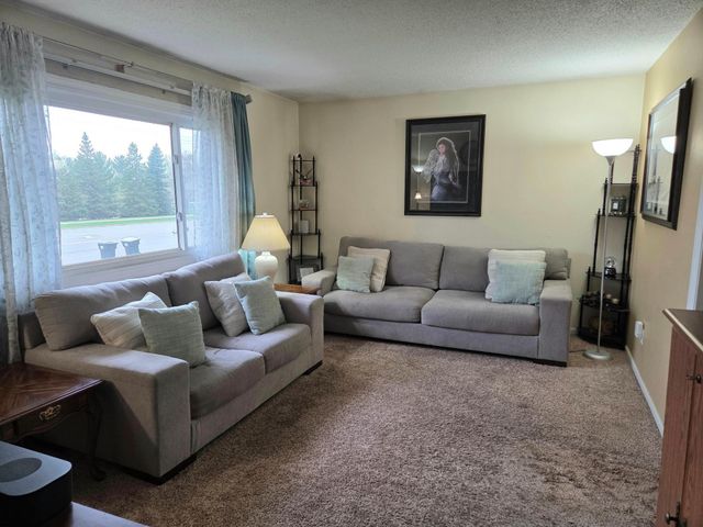 9152 Lexington Avenue N, Circle Pines, MN 55014