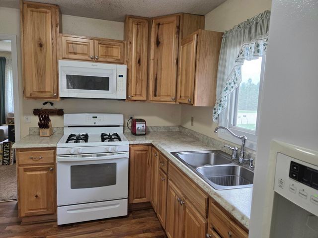 9152 Lexington Avenue N, Circle Pines, MN 55014