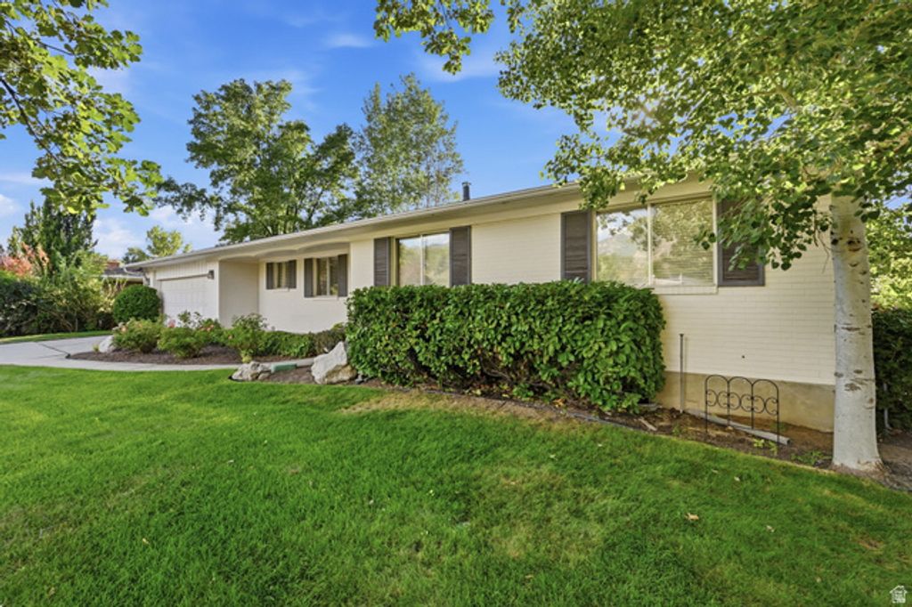5714 S LAURELWOOD ST, Holladay, UT 84121 — photo 2