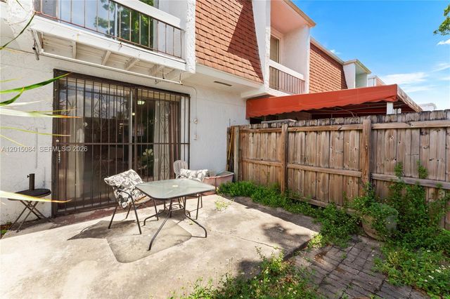 606 NW 107th Ave 9B, Miami, FL 33172