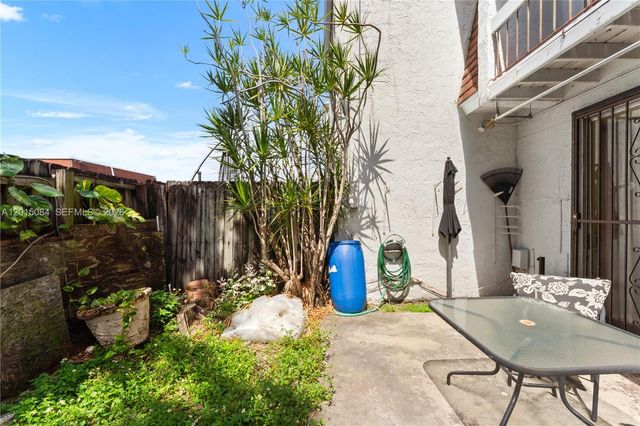 606 NW 107th Ave 9B, Miami, FL 33172
