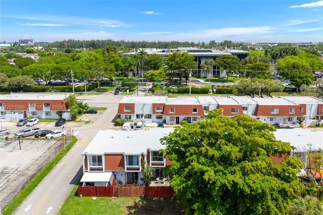606 NW 107th Ave 9B, Miami, FL 33172