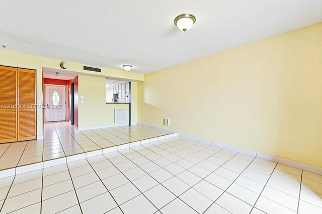 606 NW 107th Ave 9B, Miami, FL 33172