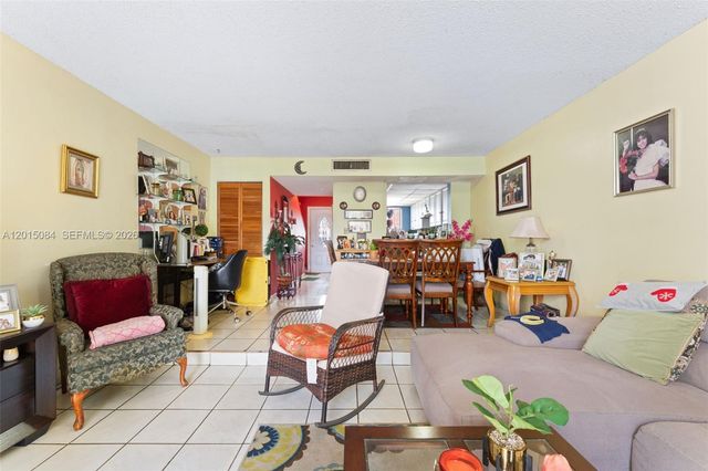 606 NW 107th Ave 9B, Miami, FL 33172