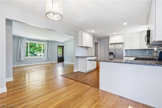 8985 Big Creek Pky, Strongsville, OH 44149