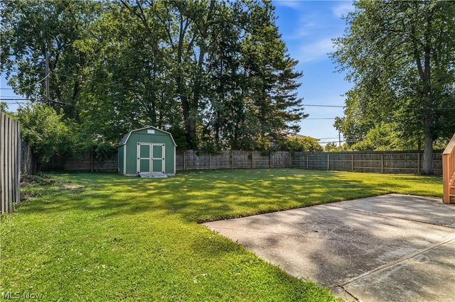 8985 Big Creek Pky, Strongsville, OH 44149