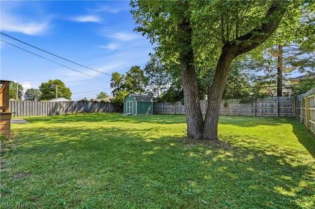 8985 Big Creek Pky, Strongsville, OH 44149