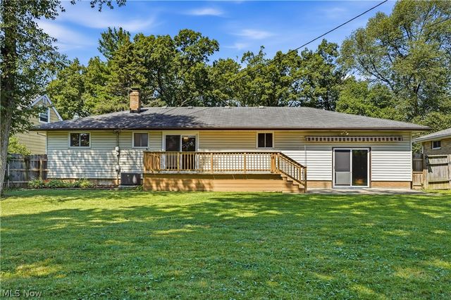 8985 Big Creek Pky, Strongsville, OH 44149
