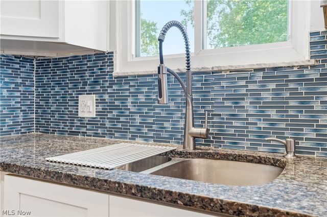 8985 Big Creek Pky, Strongsville, OH 44149