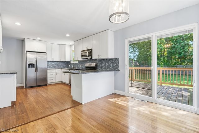 8985 Big Creek Pky, Strongsville, OH 44149