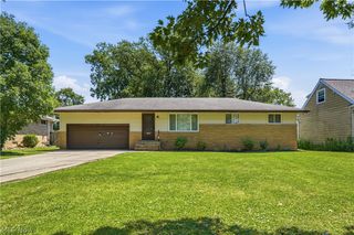 8985 Big Creek Pky, Strongsville, OH 44149