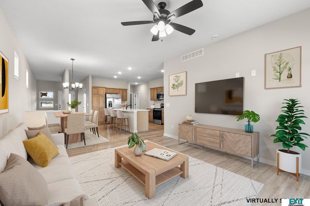 10216 Hascall Circle, Lincoln, NE 68520