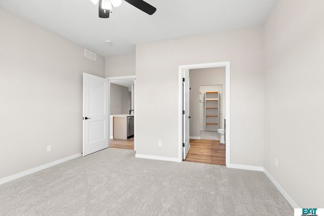 10216 Hascall Circle, Lincoln, NE 68520