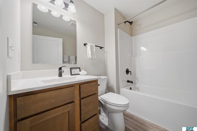 10216 Hascall Circle, Lincoln, NE 68520
