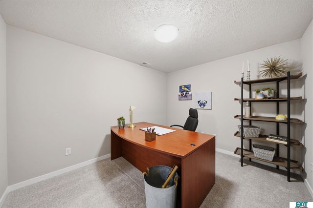 10216 Hascall Circle, Lincoln, NE 68520