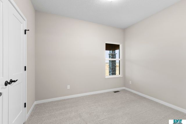 10216 Hascall Circle, Lincoln, NE 68520