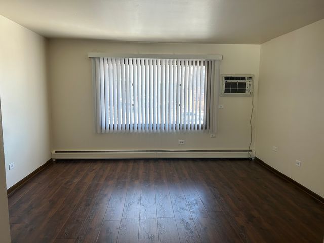 1135 ROYAL Boulevard 2N, Elgin, IL 60123