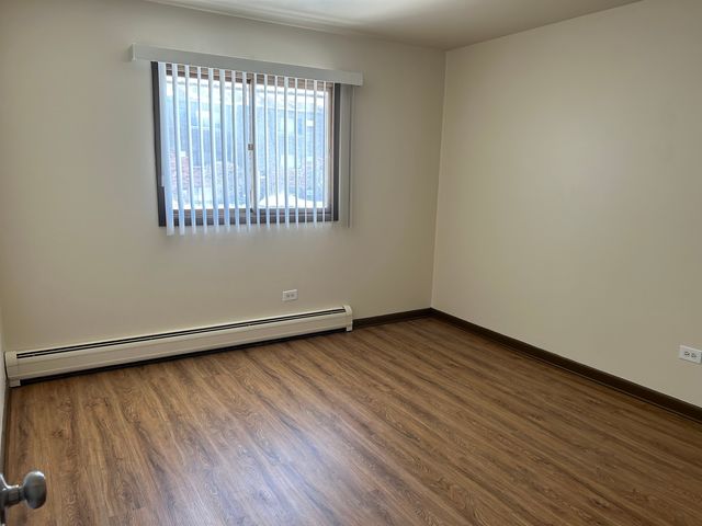 1135 ROYAL Boulevard 2N, Elgin, IL 60123