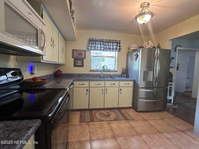 339 SUZANNE Drive, Jacksonville, FL 32218