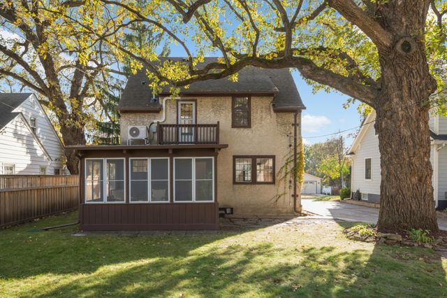 2406 W 54th Street, Minneapolis, MN 55410