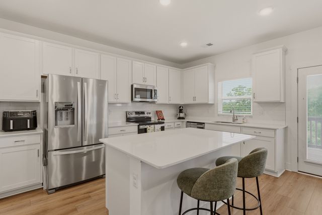 115 Model Ct, Columbia, TN 38401
