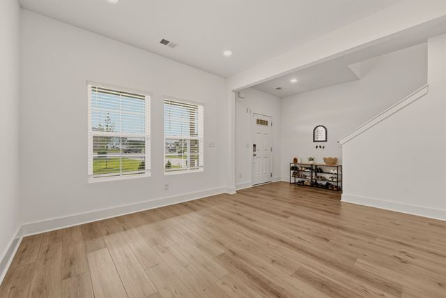 115 Model Ct, Columbia, TN 38401