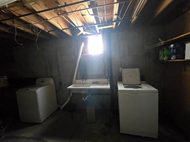 721 ARAPAHO ST, Cheyenne, WY 82009
